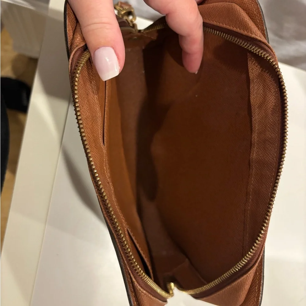 Louis Vuitton Brown Monogram Orsay Zip Clutch - Picture 5 of 13